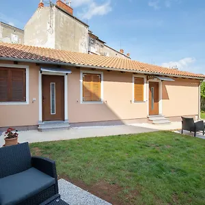 https://apartments-leonardomak.pula-hotels.org