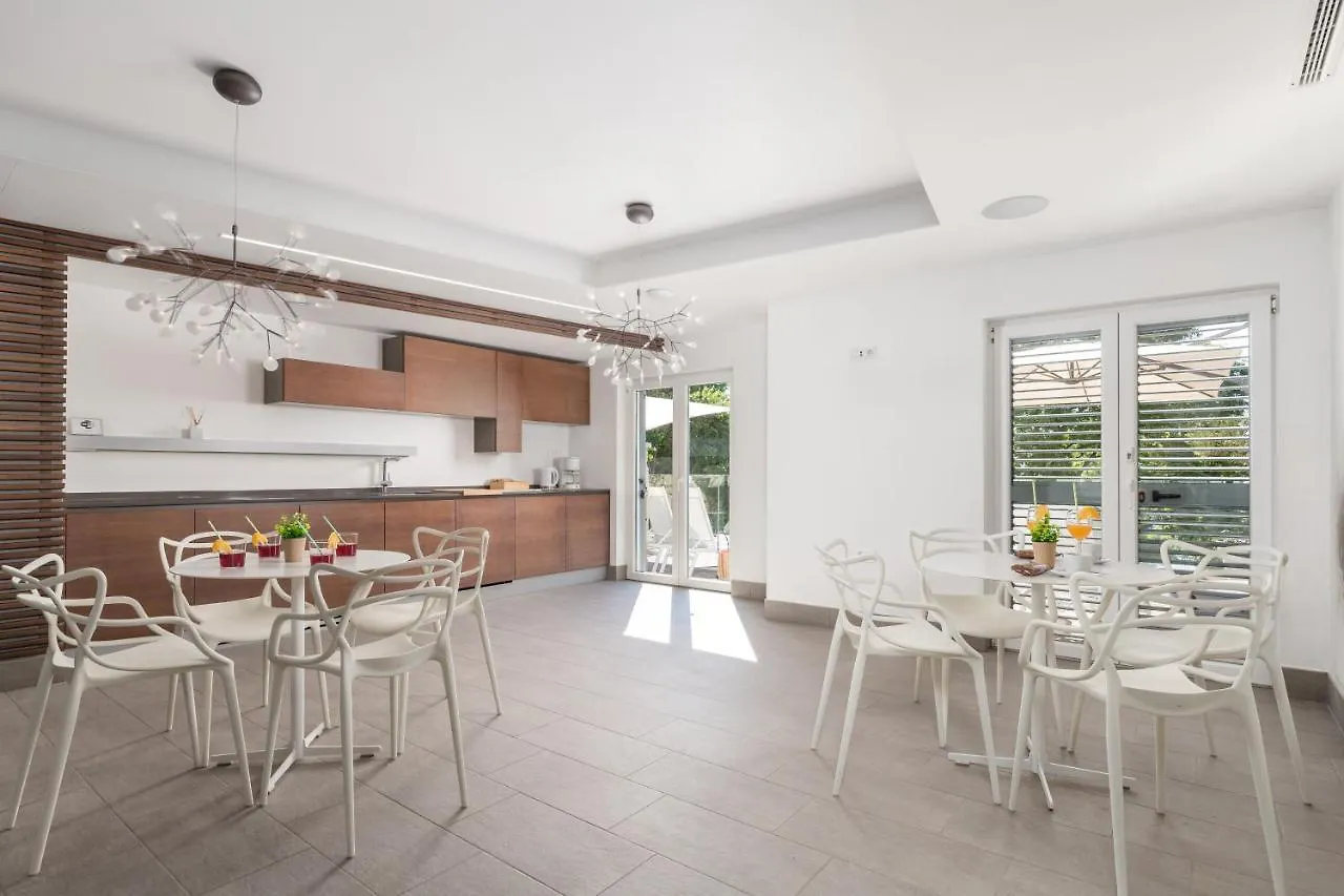 公寓 Plage Lovran Residence 克罗地亚