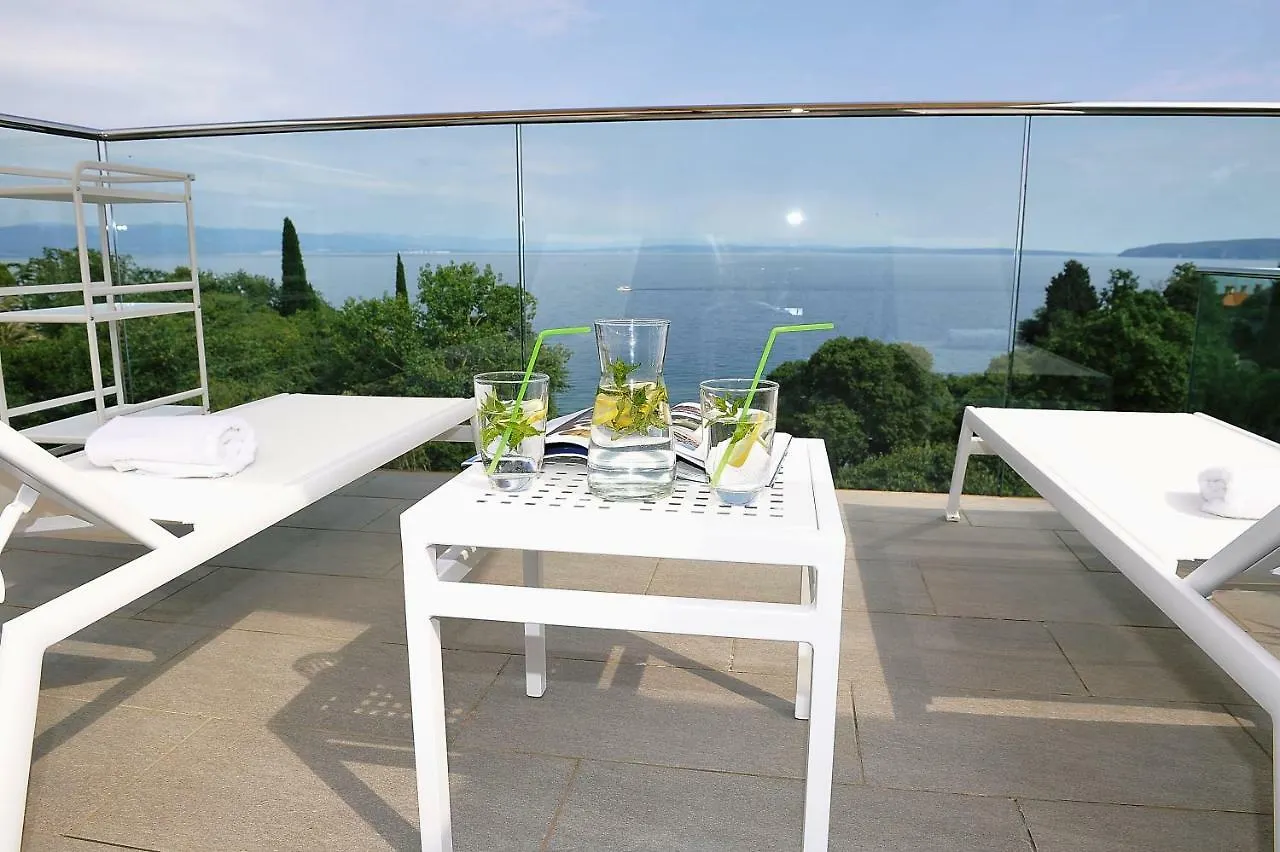 Plage Lovran Residence 0*,